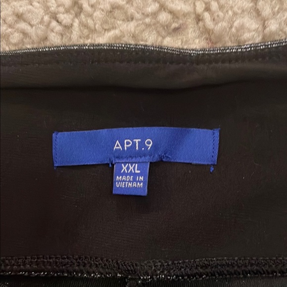 Apt. 9 Silver and black Ponte Legging - Picture 3 of 7